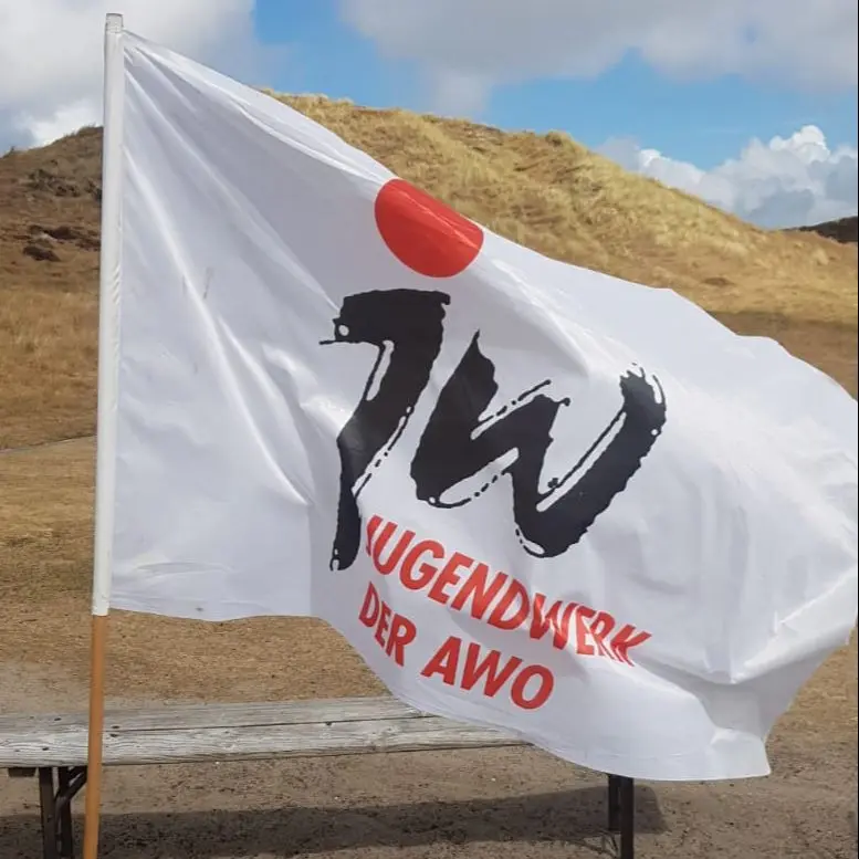 Jugendwerksflagge am Strand