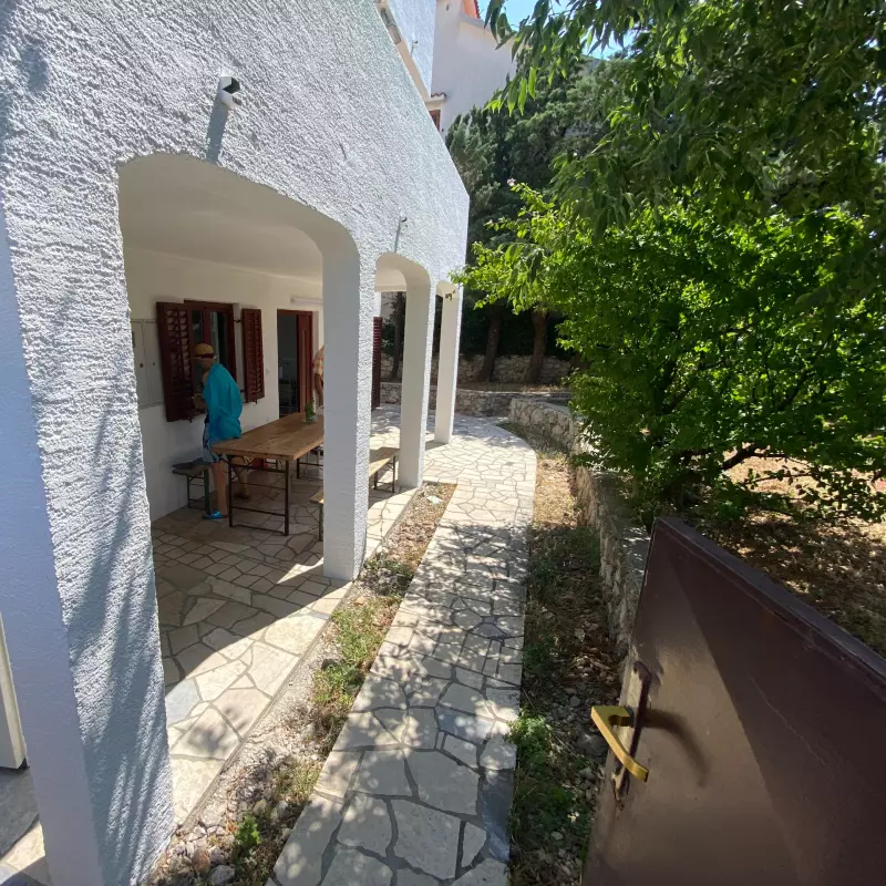 Haus Mateo, Povile