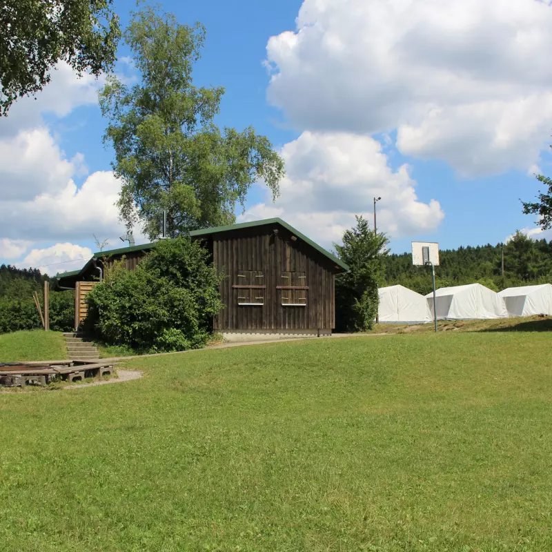 ebnisee-zeltplatz-holzhuette.jpg