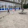Tickerspielen auf dem Hof